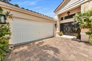 3140 MAPLE LN, Davie, FL 33328 Sold 10/10/25