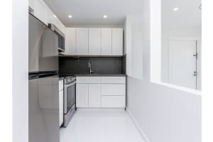 2420 Diana Dr 207, Hallandale Beach, FL 33009 - MLS#F10522991