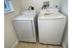 701 SW 10th Dr, Pompano Beach, FL 33060 - MLS#F10523019