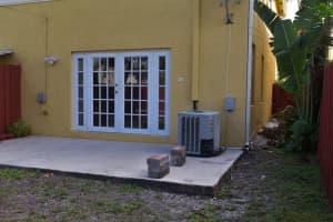 1039 NW 7th Ter 1, Fort Lauderdale, FL 33311 - MLS#F10523024