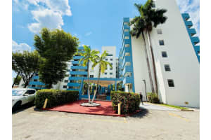 5050 NW 7th St PH16, Miami, FL 33126 - MLS#F10523039