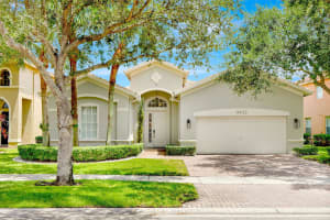 4422 Laurel Pl, Weston, FL 33332 - MLS#F10523057