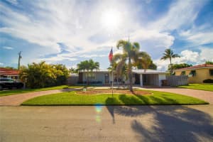 925 SE 14th Avenue, Deerfield Beach, FL 33441 - MLS#F10523061