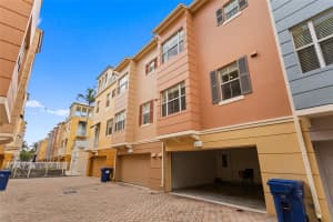 530 NE 7th Ave 1, Fort Lauderdale, FL 33301 Sold 10/14/25