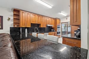 19835 NW 64th Pl, Hialeah, FL 33015 Sold 11/18/25