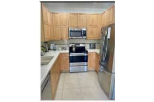 872 NW 130th Ave 872, Pembroke Pines, FL 33028 - MLS#F10523188