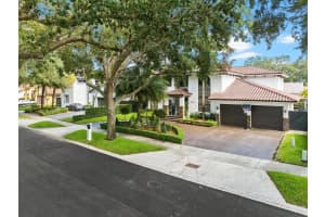 8340 167th Terrace, Miami Lakes, FL 33016 - MLS#F10523203