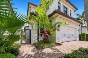 11843 SW 13th Ct, Pembroke Pines, FL 33025 - MLS#F10523310