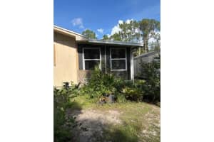 2402 E 9th St, Lehigh Acres, FL 33936 - MLS#F10523316