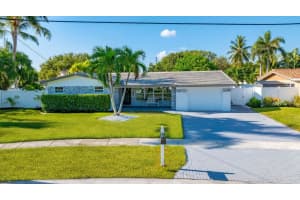 2640 Ne 50th St, Lighthouse Point