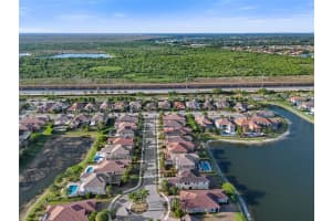 9811 Lakeview Ln, Parkland, FL 33076 - MLS#F10523363