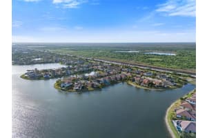 9811 Lakeview Ln, Parkland, FL 33076 - MLS#F10523363