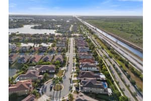 9811 Lakeview Ln, Parkland, FL 33076 - MLS#F10523363