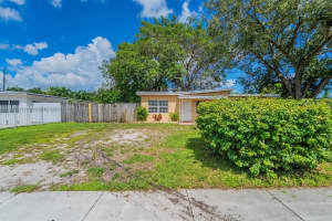 5731 SW 40th Ct, West Park, FL 33023 - MLS#F10523365