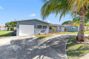 3811 NW 28th St, Lauderdale Lakes, FL 33311 - MLS#F10523379