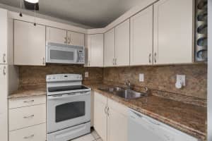 120 Cypress Club Dr 203, Pompano Beach, FL 33060 Sold 10/09/25