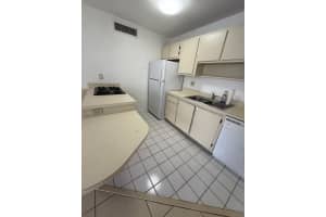 645 Executive Center Dr R104, West Palm Beach, FL 33401 - MLS#F10523416