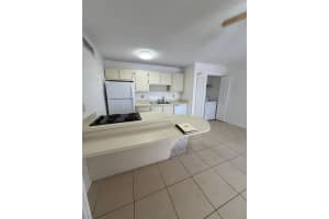 645 Executive Center Dr R104, West Palm Beach, FL 33401 - MLS#F10523416