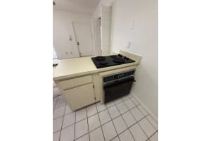 645 Executive Center Dr R104, West Palm Beach, FL 33401 - MLS#F10523416
