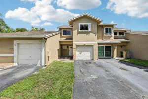 5843 Woodlands Blvd, Tamarac, FL 33319 - MLS#F10523467