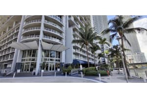 690 Sw 1st Ct 1723, Miami