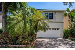 1046 Satinleaf St, Hollywood, FL 33019 - MLS#F10523526