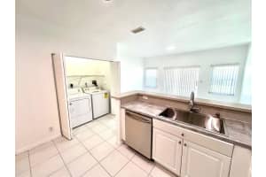 2940 NW 33rd Ln, Lauderdale Lakes, FL 33311 - MLS#F10523540
