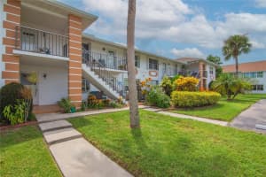 1217 S Lakes End Dr A1, Fort Pierce, FL 34982 - MLS#F10523544