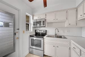 2111 NE 42nd Ct 201w, Lighthouse Point, FL 33064 - MLS#F10523556