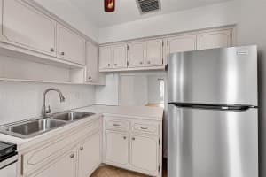 2111 NE 42nd Ct 201w, Lighthouse Point, FL 33064 - MLS#F10523556