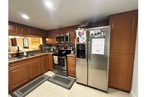 11360 SW 3rd ST 11360, Pembroke Pines, FL 33025 Sold 12/03/25