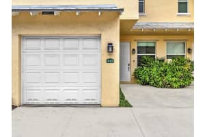 812 SE 4th Ct, Deerfield Beach, FL 33441 - MLS#F10523592