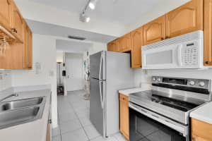 525 N Ocean Blvd 1415, Pompano Beach, FL 33062 - MLS#F10523607
