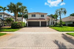 19910 Dinner Key Dr, Boca Raton