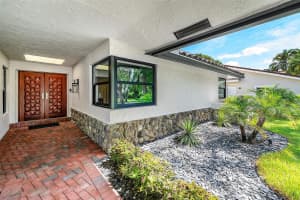 2845 NW 42nd St, Boca Raton, FL 33434 - MLS#F10523663