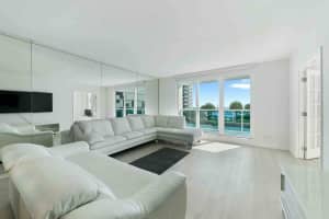 2301 Collins Ave 338, Miami Beach, FL 33139 - MLS#F10523676