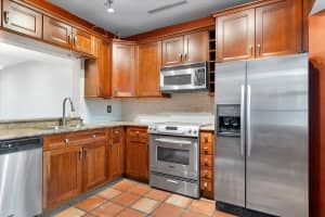 610 SE 14th Ct 6, Fort Lauderdale, FL 33316 - MLS#F10523695