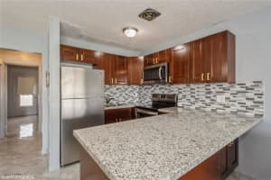 800 SW 11th Ave 17, Hallandale Beach, FL 33009 - MLS#F10523701