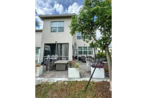 5035 Eucalyptus Dr 4, Hollywood, FL 33021 - MLS#F10523724