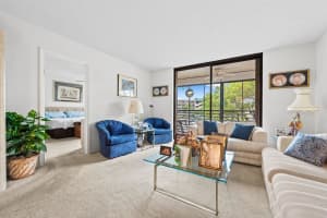 1000 Colony Point Cir 311, Pembroke Pines, FL 33026 - MLS#F10523747