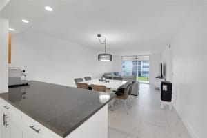 8911 S Hollybrook Boulevard 201, Pembroke Pines, Fl 33025, Pembroke Pines