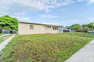 1786 Lauderdale Manor Dr, Fort Lauderdale, FL 33311 Sold 12/04/25