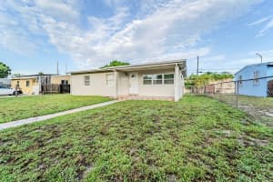 1786 Lauderdale Manor Dr, Fort Lauderdale, FL 33311 Sold 12/04/25