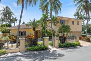703 Royal Plaza Dr, Fort Lauderdale