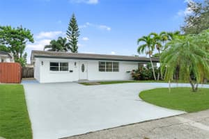 8461 NW 14th St, Pembroke Pines, FL 33024 - MLS#F10523813
