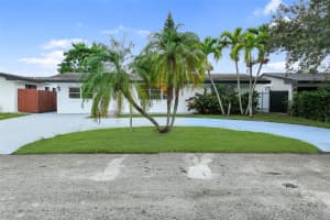 8461 NW 14th St, Pembroke Pines, FL 33024 - MLS#F10523813