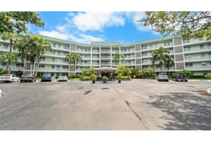 806 Cypress Grove Ln 107, Pompano Beach, FL 33069 - MLS#F10523827