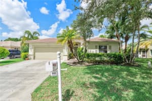 4863 NW 54th Ave, Coconut Creek, FL 33073 - MLS#F10523858