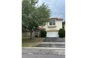 73 Gables Blvd, Weston