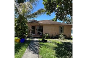 387 Cypress Ave, Pahokee, FL 33476 Sold 10/27/25